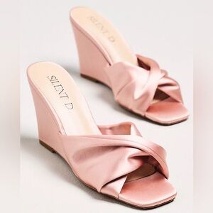 Silent D Katia wedges heels sandals pink satin Anthropologie size 39